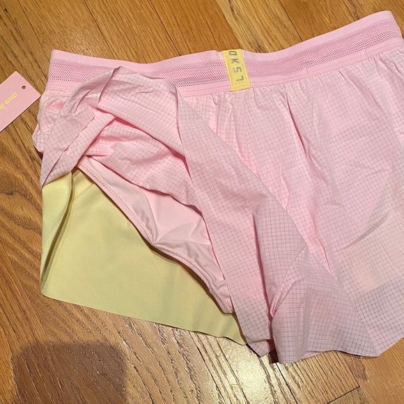 LSKD x Grace Grove Accelerate Mid-Rise Running Shorts - Lemon & Marshmallow - Picture 3 of 5